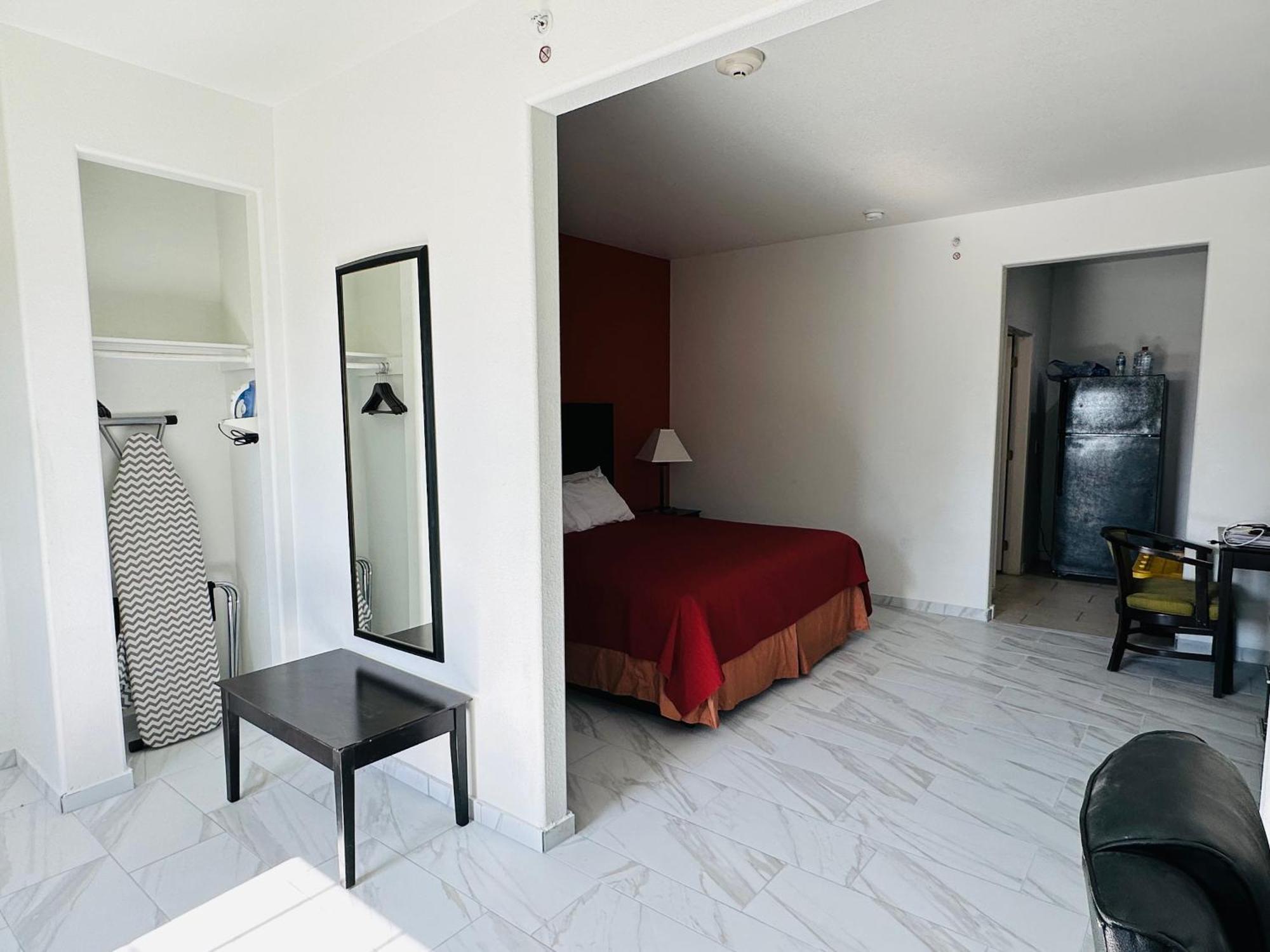 Lux Inn And Suites Three Rivers Екстер'єр фото