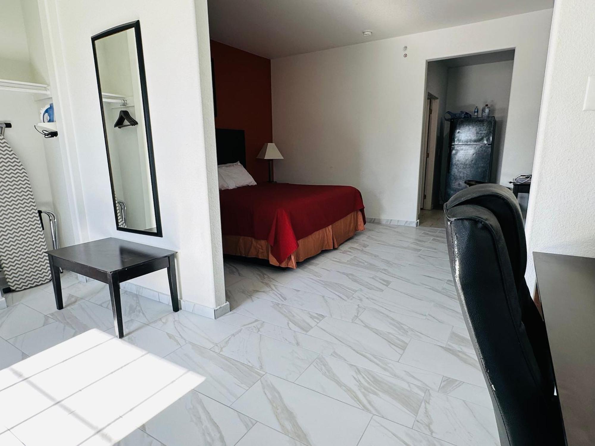 Lux Inn And Suites Three Rivers Екстер'єр фото