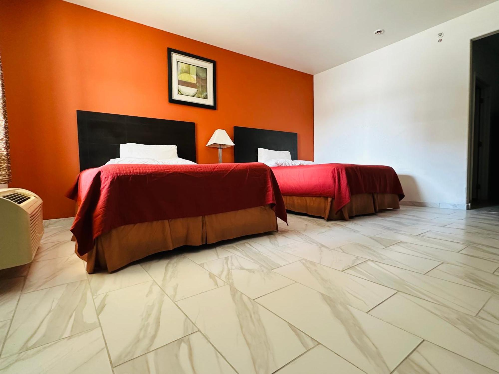 Lux Inn And Suites Three Rivers Екстер'єр фото