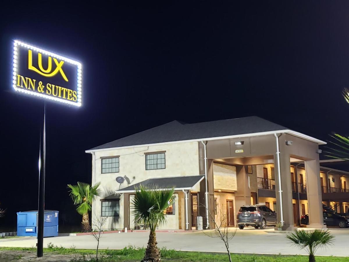 Lux Inn And Suites Three Rivers Екстер'єр фото